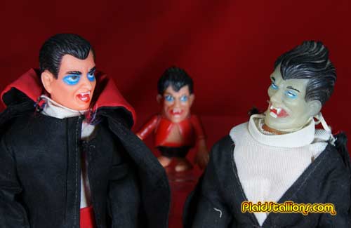 Above a comparison shot of Lincoln Dracula along with the Tomland Mini Monster and the 8" FMOL Dracula, neat-o!